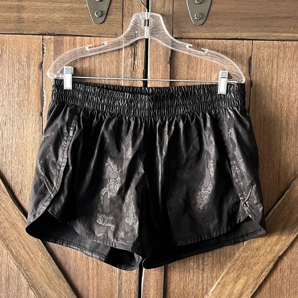 Athleta Black Botanical Print Racer Short 4.5" Size Large - Picture 2 of 5